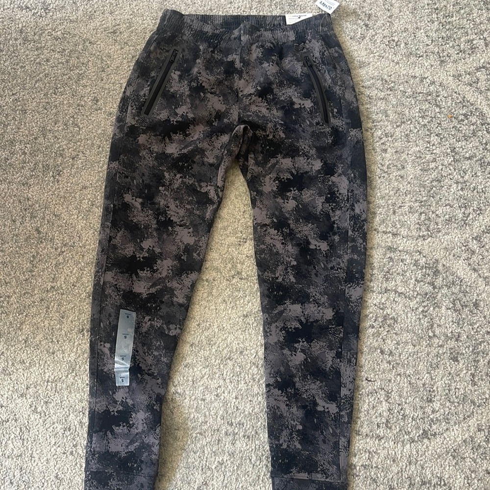 New old navy joggers. With two zip pockets